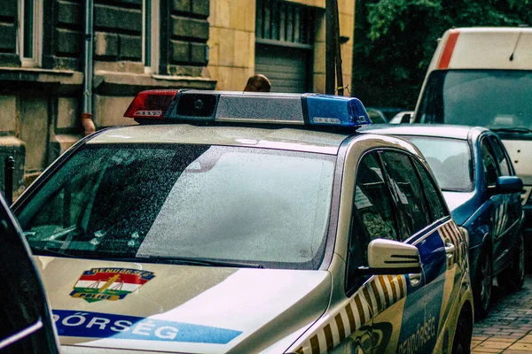 Nahaufnahme Eines Offiziellen Polizeiwagens Der Durch Die Straßen Der Innenstadt — Stockfoto