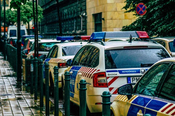 Närbild Officiell Polisbil Patrullerar Gatorna Centrum Storstadsområdet — Stockfoto
