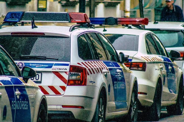 Primer Plano Coche Oficial Policía Patrullando Las Calles Del Centro — Foto de Stock