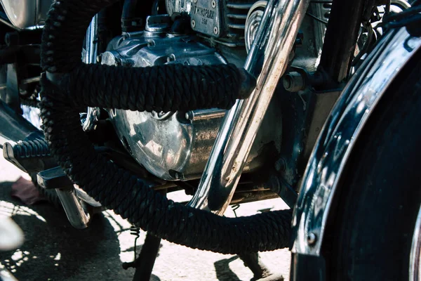 Closeup Motorcycle Rolling Streets City Center Metropolitan Area — Stock Photo, Image