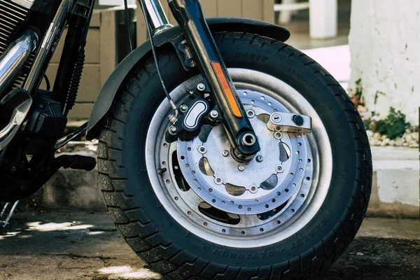 Closeup Motorcycle Rolling Streets City Center Metropolitan Area — Stock Photo, Image