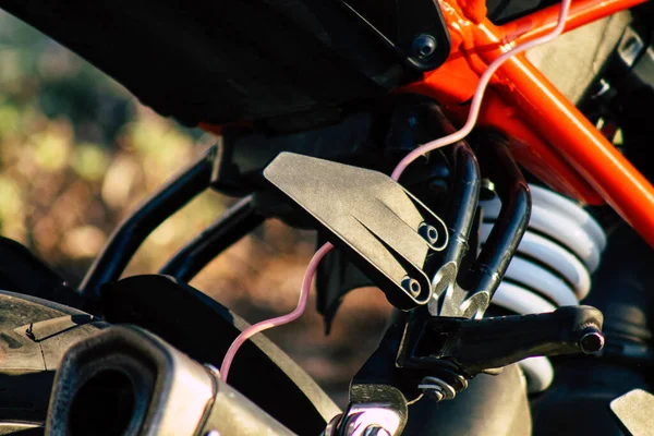 Primer Plano Una Motocicleta Rodando Por Las Calles Del Centro — Foto de Stock