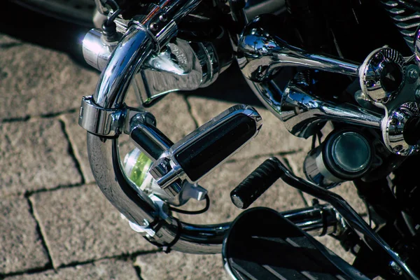 Gros Plan Une Moto Roulant Dans Les Rues Centre Ville — Photo