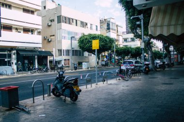 Tel Aviv İsrail 10 Ekim 2020 Tel Aviv sokaklarında bir İsrail Ulusal Polis kontrol noktası Coronavirus 'un yayılmasını kontrol altına almak ve nüfusu kontrol altına almak için