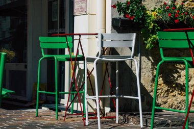 Reims France 11 Ekim 2020 Coronavirus salgınının ardından hükümet tarafından kapatılmış bir barın başkanlarının görüntüsü Fransa 'yı etkiliyor ve bu da popülasyondaki ilerlemesini sınırlamak için