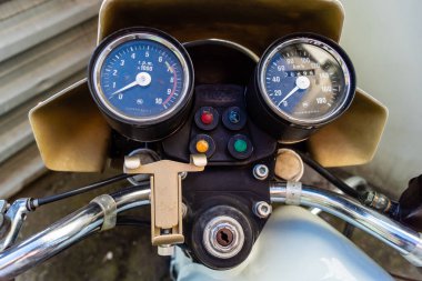 Kharkiv, Ukrayna, 2 Eylül 2025 Jawa motosikleti Kharkiv caddesine park edilmiş. Jawa Moto, 1929 yılında kurulmuş tarihi bir Çek motosiklet üreticisi..