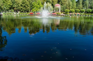 Kharkiv, Ukrayna, 3 Eylül 2025 Maxim Gorky Kültür ve Eğlence Parkı bir belediye parkıdır. 2022 'deki Harkiv Muharebesi sırasında ağır hasar gören bölge, halka kısmen kapalı kalmaya devam ediyor..