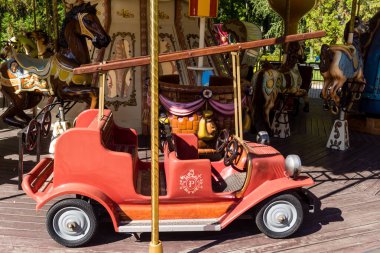 Kharkiv, Ukrayna, 3 Eylül 2025 Maxim Gorky Kültür ve Eğlence Parkı bir belediye parkıdır. 2022 'deki Harkiv Muharebesi sırasında ağır hasar gören bölge, halka kısmen kapalı kalmaya devam ediyor..