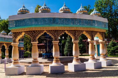 Kharkiv, Ukrayna, 3 Eylül 2025 Maxim Gorky Kültür ve Eğlence Parkı bir belediye parkıdır. 2022 'deki Harkiv Muharebesi sırasında ağır hasar gören bölge, halka kısmen kapalı kalmaya devam ediyor..