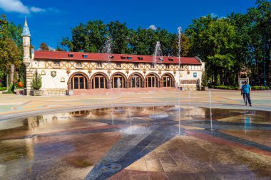 Kharkiv, Ukrayna, 3 Eylül 2025 Maxim Gorky Kültür ve Eğlence Parkı bir belediye parkıdır. 2022 'deki Harkiv Muharebesi sırasında ağır hasar gören bölge, halka kısmen kapalı kalmaya devam ediyor..
