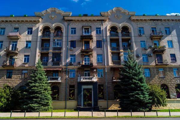 Kharkiv, Ukrayna, 3 Eylül 2025 Cityscape ve Harkiv sokakları, Ukrayna sınırına yakın. Şehir savaş bölgelerine çok yakın ve her gün Rus İHA 'ları ve füzeleri tarafından saldırıya uğruyor..