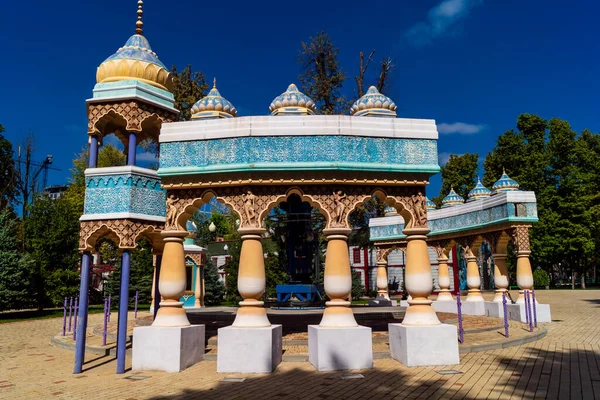 Kharkiv, Ukrayna, 3 Eylül 2025 Maxim Gorky Kültür ve Eğlence Parkı bir belediye parkıdır. 2022 'deki Harkiv Muharebesi sırasında ağır hasar gören bölge, halka kısmen kapalı kalmaya devam ediyor..