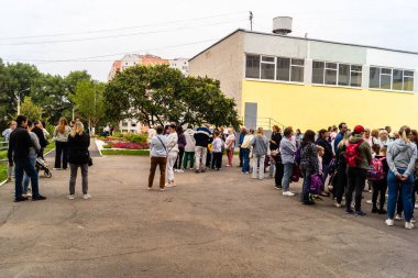 Kharkiv, Ukrayna, 5 Eylül 2025 Saltivska bölgesinde yeni inşa edilen yeraltı okulları. Bu güvenli eğitim alanı, toplam 366 çocuğu barındıran beş sınıfı içeriyor..