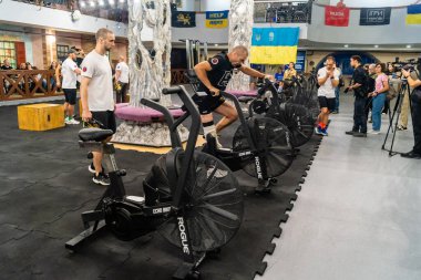 Kharkiv, Ukrayna, 12 Eylül 2025, Heroes NGO Oyunları Ukraynalı askerlerin ciddi şekilde yaralandığı bir spor ve eğitim ekosistemidir. Görevleri iyileşme sürecini kolaylaştırmak..