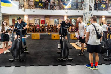 Kharkiv, Ukrayna, 12 Eylül 2025, Heroes NGO Oyunları Ukraynalı askerlerin ciddi şekilde yaralandığı bir spor ve eğitim ekosistemidir. Görevleri iyileşme sürecini kolaylaştırmak..
