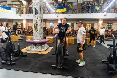 Kharkiv, Ukrayna, 12 Eylül 2025, Heroes NGO Oyunları Ukraynalı askerlerin ciddi şekilde yaralandığı bir spor ve eğitim ekosistemidir. Görevleri iyileşme sürecini kolaylaştırmak..