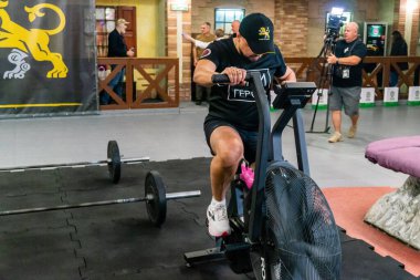 Kharkiv, Ukrayna, 12 Eylül 2025, Heroes NGO Oyunları Ukraynalı askerlerin ciddi şekilde yaralandığı bir spor ve eğitim ekosistemidir. Görevleri iyileşme sürecini kolaylaştırmak..