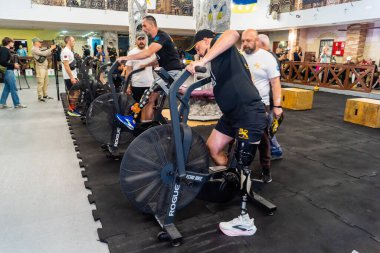 Kharkiv, Ukrayna, 12 Eylül 2025, Heroes NGO Oyunları Ukraynalı askerlerin ciddi şekilde yaralandığı bir spor ve eğitim ekosistemidir. Görevleri iyileşme sürecini kolaylaştırmak..