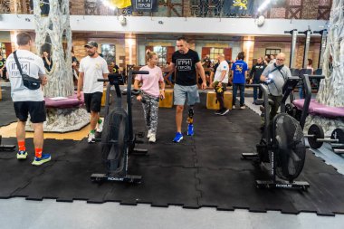 Kharkiv, Ukrayna, 12 Eylül 2025, Heroes NGO Oyunları Ukraynalı askerlerin ciddi şekilde yaralandığı bir spor ve eğitim ekosistemidir. Görevleri iyileşme sürecini kolaylaştırmak..