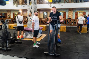 Kharkiv, Ukrayna, 12 Eylül 2025, Heroes NGO Oyunları Ukraynalı askerlerin ciddi şekilde yaralandığı bir spor ve eğitim ekosistemidir. Görevleri iyileşme sürecini kolaylaştırmak..