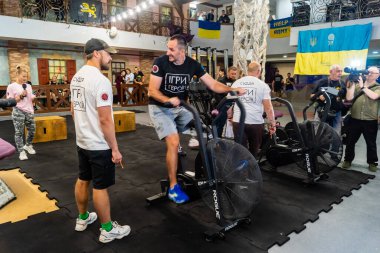 Kharkiv, Ukrayna, 12 Eylül 2025, Heroes NGO Oyunları Ukraynalı askerlerin ciddi şekilde yaralandığı bir spor ve eğitim ekosistemidir. Görevleri iyileşme sürecini kolaylaştırmak..