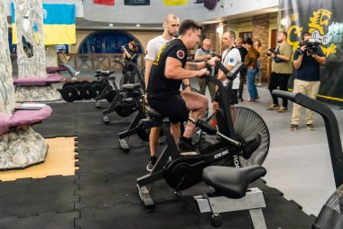 Kharkiv, Ukrayna, 12 Eylül 2025, Heroes NGO Oyunları Ukraynalı askerlerin ciddi şekilde yaralandığı bir spor ve eğitim ekosistemidir. Görevleri iyileşme sürecini kolaylaştırmak..