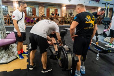 Kharkiv, Ukrayna, 12 Eylül 2025, Heroes NGO Oyunları Ukraynalı askerlerin ciddi şekilde yaralandığı bir spor ve eğitim ekosistemidir. Görevleri iyileşme sürecini kolaylaştırmak..