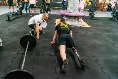 Kharkiv, Ukrayna, 12 Eylül 2025, Heroes NGO Oyunları Ukraynalı askerlerin ciddi şekilde yaralandığı bir spor ve eğitim ekosistemidir. Görevleri iyileşme sürecini kolaylaştırmak..