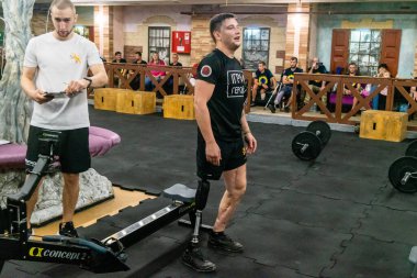 Kharkiv, Ukrayna, 12 Eylül 2025, Heroes NGO Oyunları Ukraynalı askerlerin ciddi şekilde yaralandığı bir spor ve eğitim ekosistemidir. Görevleri iyileşme sürecini kolaylaştırmak..