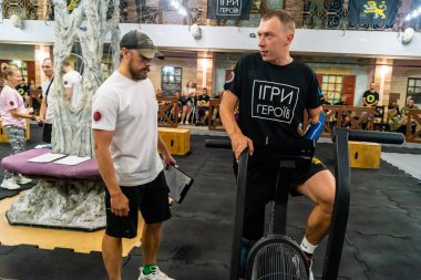 Kharkiv, Ukrayna, 12 Eylül 2025, Heroes NGO Oyunları Ukraynalı askerlerin ciddi şekilde yaralandığı bir spor ve eğitim ekosistemidir. Görevleri iyileşme sürecini kolaylaştırmak..