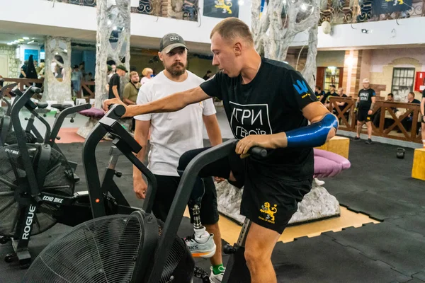 Kharkiv, Ukrayna, 12 Eylül 2025, Heroes NGO Oyunları Ukraynalı askerlerin ciddi şekilde yaralandığı bir spor ve eğitim ekosistemidir. Görevleri iyileşme sürecini kolaylaştırmak..