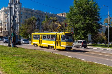 Harkiv, Ukrayna, 12 Eylül 2025 Kharkiv tramvayı şehir bombalanırken işlemeye devam ediyor, Kharkiv 'deki kamu hizmetleri Rus füze ve sirenlerinin sesi her gün duyuluyor..