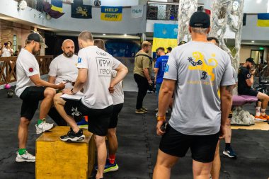 Kharkiv, Ukrayna, 12 Eylül 2025, Heroes NGO Oyunları Ukraynalı askerlerin ciddi şekilde yaralandığı bir spor ve eğitim ekosistemidir. Görevleri iyileşme sürecini kolaylaştırmak..