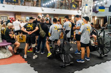 Kharkiv, Ukrayna, 12 Eylül 2025, Heroes NGO Oyunları Ukraynalı askerlerin ciddi şekilde yaralandığı bir spor ve eğitim ekosistemidir. Görevleri iyileşme sürecini kolaylaştırmak..