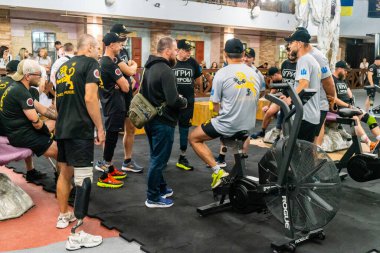 Kharkiv, Ukrayna, 12 Eylül 2025, Heroes NGO Oyunları Ukraynalı askerlerin ciddi şekilde yaralandığı bir spor ve eğitim ekosistemidir. Görevleri iyileşme sürecini kolaylaştırmak..