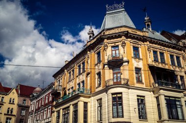 Lviv, Ukrayna, 18 Eylül 2025 Şehir ve Lviv sokakları. Şehir, 2500 'den fazla tarihi ve mimari eseriyle tarihi, klasik bir Avrupa mimari tarzıyla karakterize edilmiştir.