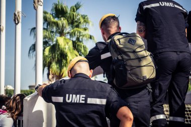 Seville, İspanya, 20 Eylül 2025 İspanyol Silahlı Kuvvetleri Kurtarma UME 'den asker açık güne katılıyor ve Sevilla' da Uluslararası Kurtarma Günü için bir spor etkinliği düzenliyor..