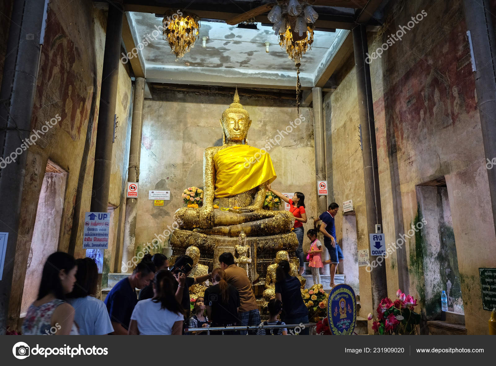 Samut Songkhram Thailand Oct 2018 Buddhists Pray Buddha Statue Wat events-in-buffalo-ny-2024-kippy-helaine