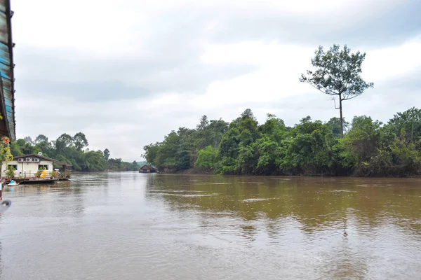 River Kwai noi, Riverside görünümü Kanchanaburi, Tayland