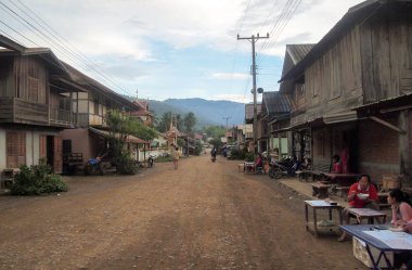 Muang Nan, Luang Phrabang, Laos - 18 Mayıs, 2013: sabah Pazar Muang Nan, geleneksel Laos yaşam tarzı içinde