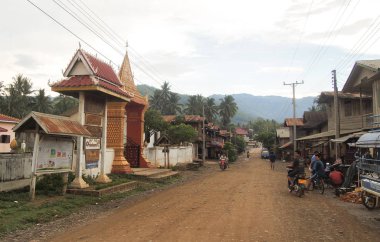 Muang Nan, Luang Phrabang, Laos - 18 Mayıs, 2013: sabah Pazar Muang Nan, geleneksel Laos yaşam tarzı içinde