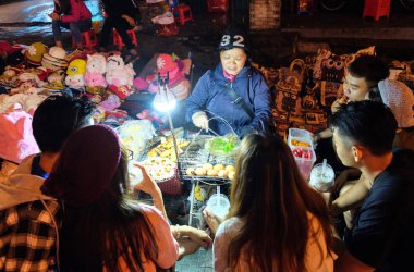 Vietnam pizzası ya da Banh Trang Nuong Dalat Vietnamca
