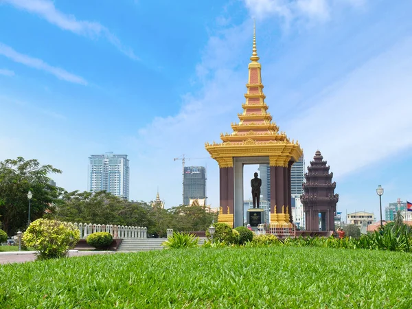 Estatua Del Rey Padre Norodom Sihanouk —  Fotos de Stock