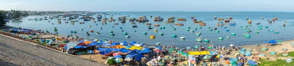 Mui Vietnam Mayo 2018 Vista Panorámica Muchos Barcos Tradicionales Vietnamitas —  Fotos de Stock