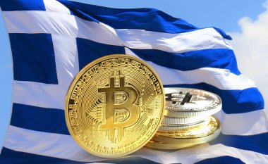 Bitcoin paralar Yunanistan bayrağı, Cryptocurrency konsept fotoğraf