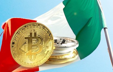 Bitcoin paralar İtalya bayrağı, Cryptocurrency konsept fotoğraf