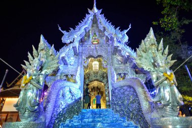 % 100 gümüşten yapılmış Silver Monastery, Chiang Mai 'de Wat Srisuphan Tapınağı