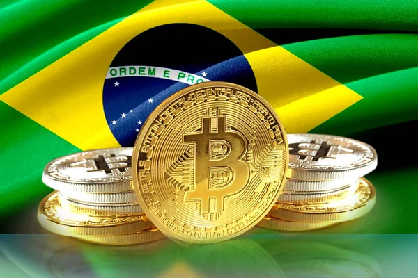 Brezilya'nın bayrak, Cryptocurrency konsept fotoğraf sikkelerinde Bitcoin