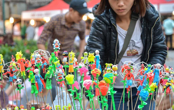2月19日 2107 越南传统玩具 称为他 的儿童从特殊的谷物和五颜六色的面粉出售在河内老城区步行街周末 — 图库照片