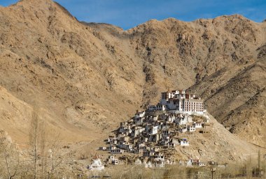 Chemrey Gompa, yakınındaki Sakti yolda Leh-Pangong Gölü